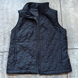 NWOT size medium Allie & Rob black vest. Light